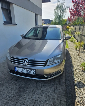 Volkswagen Passat cena 37900 przebieg: 352000, rok produkcji 2011 z Osiek małe 92